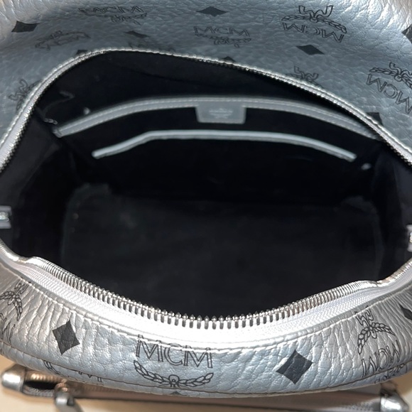 MCM Trilogie Backpack in Berlin Silver ~ size 37 - Picture 12 of 14